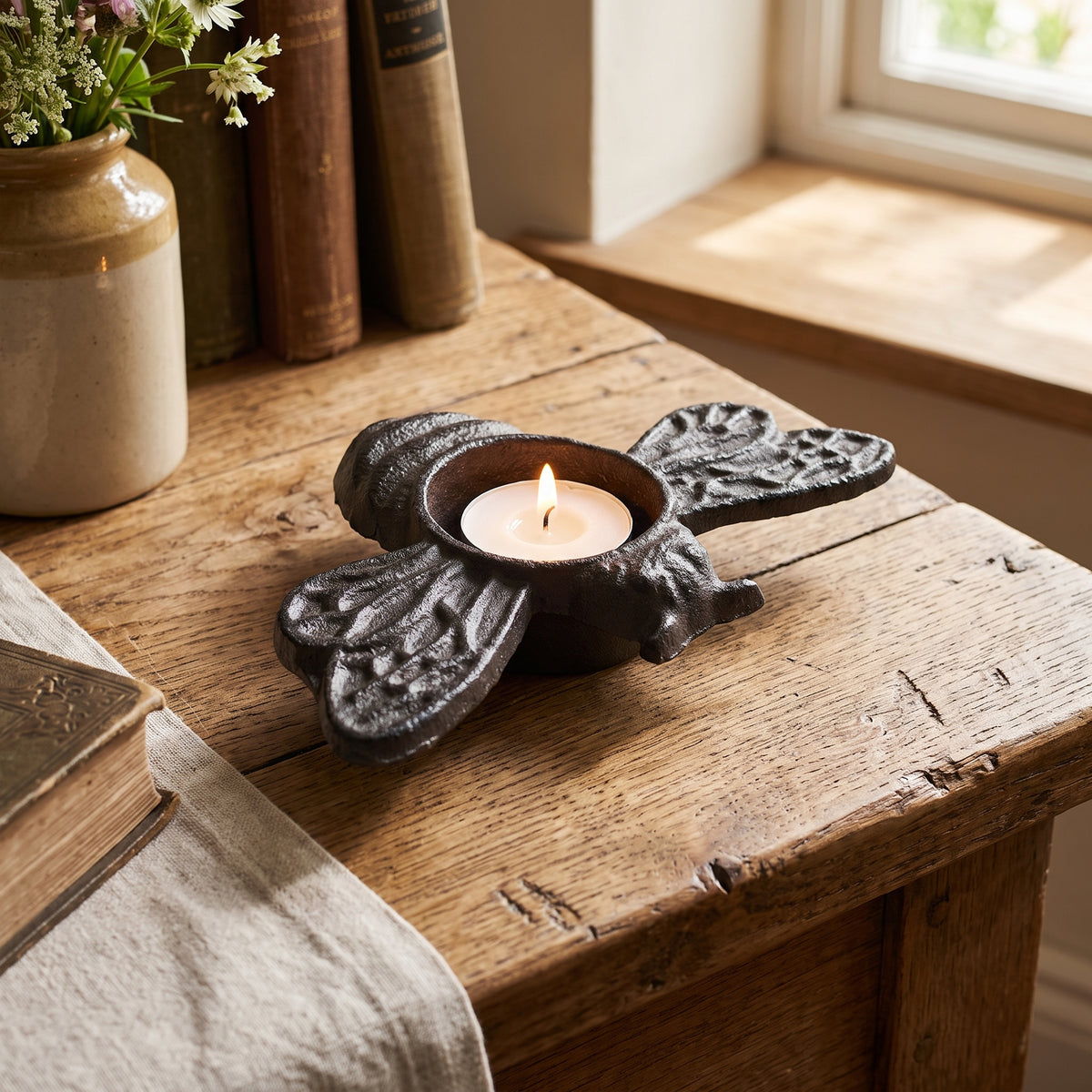 Cast Iron Tea Light Holder - Bee