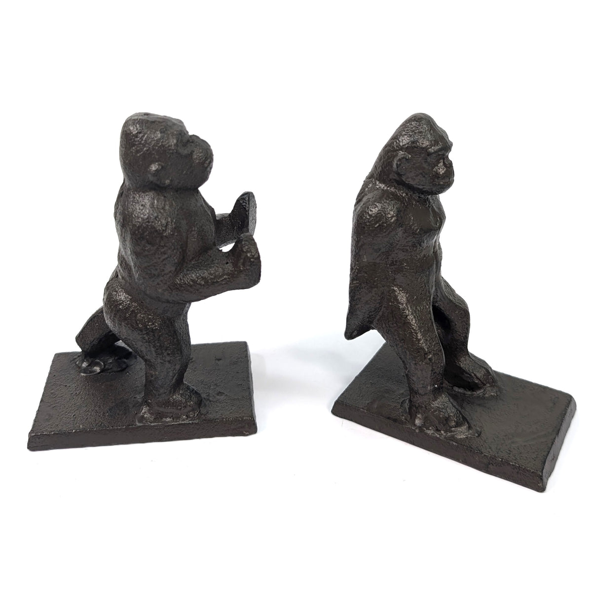 Angled view of the strong gorilla bookend pair
