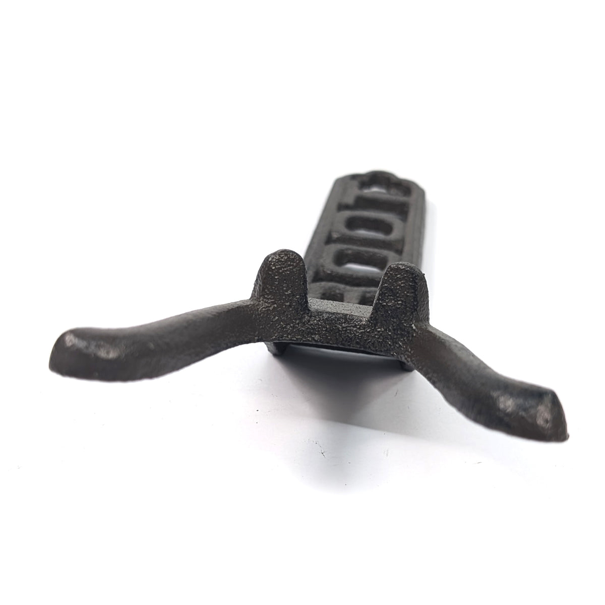 Low front view of the boot pull's forked end